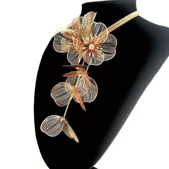 Zara Floral Gold Plated Necklace Earrings set - Picture 7 of 13